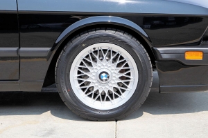1988 BMW E28 M5 thumbnail