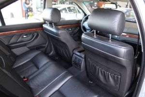 2000 BMW 528i Sport thumbnail