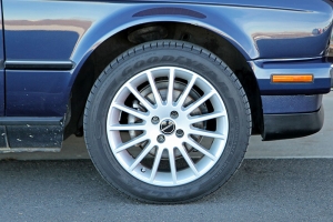 1989 BMW 325i Convertible thumbnail