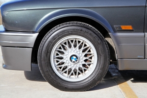 1990 BMW 325i M Tech II Coupe thumbnail
