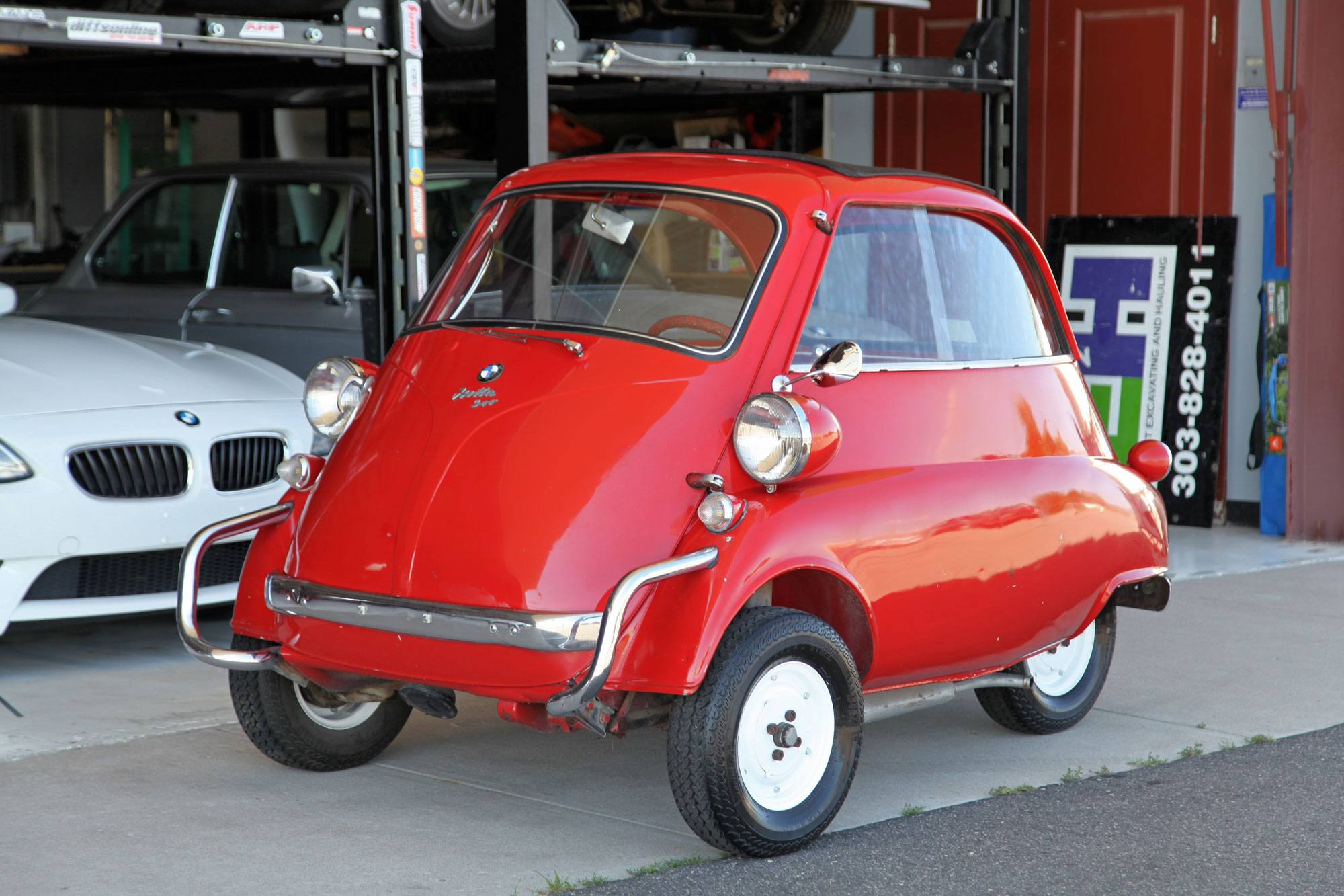 Exterior photo of 1957 BMW Isetta 300 Moto Coupe DeLuxe