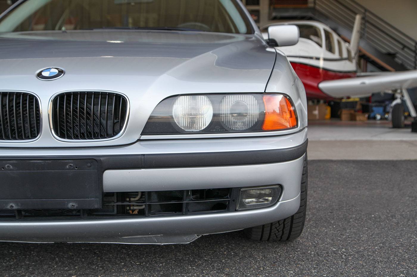 2000 BMW 528i Sport exterior photo
